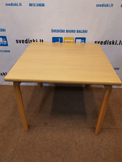 Kinnarps Buko 70x70cm Stalas, Švedija