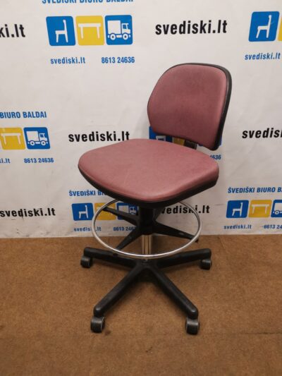 Biuro Kėdė Rausva Su Reguliuojamo Aukščio Pakoju, Švedija