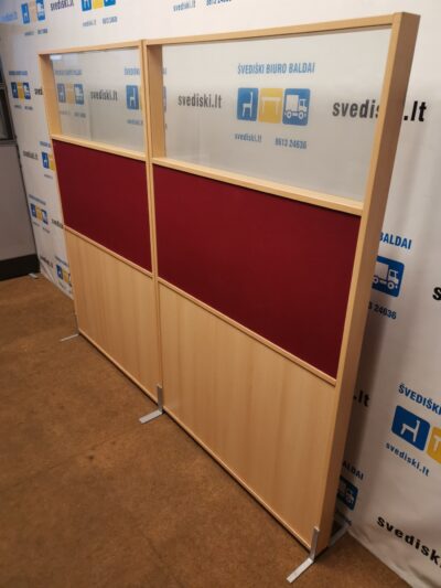 Pastatoma Akustinė Sienelė Su Raudonu Audiniu Ir Stiklo Dalimi 165x100cm, Švedija