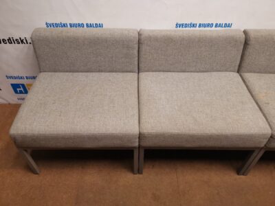Martela Pilkas Fotelis Su Audinio Pažeidimais, Švedija