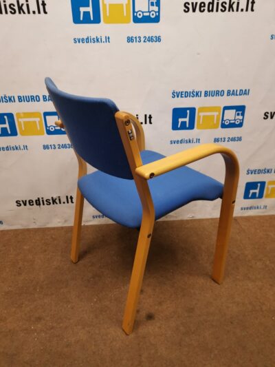 EFG Lankytojo Kėdė Su Šviesiai Mėlynu Audiniu, Švedija
