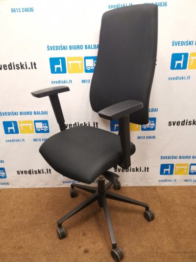 Interstuhl Goal 302G Juoda Biuro Kėdė Su Nauju Audiniu Ir 2D Porankiais, Vokietija