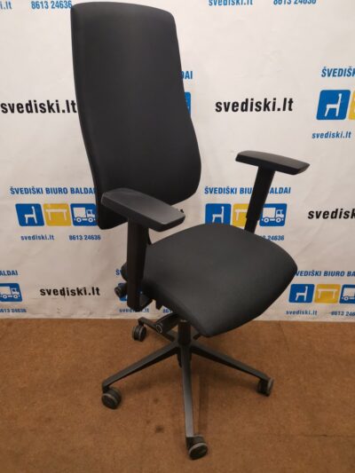 Interstuhl Goal 302G Juoda Biuro Kėdė Su Nauju Audiniu Ir 2D Porankiais, Vokietija