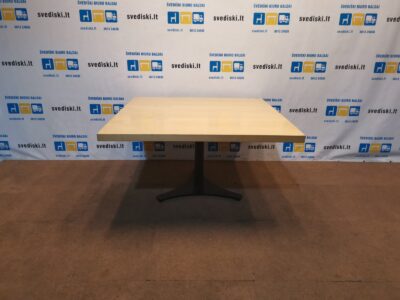 Beržo Stalas 130x130cm Su Juoda Metaline Koja, Švedija