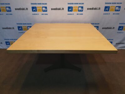 Beržo Stalas 130x130cm Su Juoda Metaline Koja, Švedija