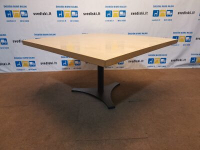 Beržo Stalas 130x130cm Su Juoda Metaline Koja, Švedija