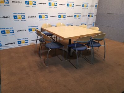 Beržo Stalas 130x130cm Su Juoda Metaline Koja, Švedija