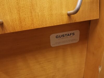 GUSTAFS Beržo Spintelė Su 8 Skyriais, Švedija