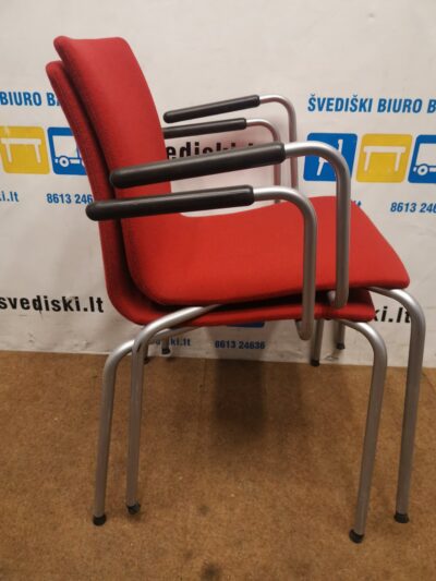 Raudona Kėdė Su Porankiais, Švedija