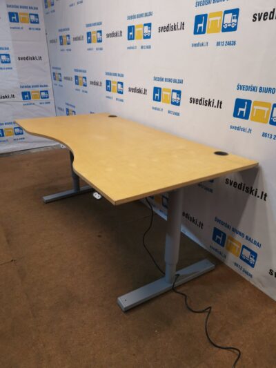 Martela Elektra Reguliuojamas Stalas Su Beržo 180x90cm Stalviršiu, Švedija