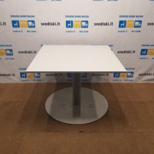 Šviesiai Pilkas Stalas Su 100x100cm Stalviršiu, Švedija
