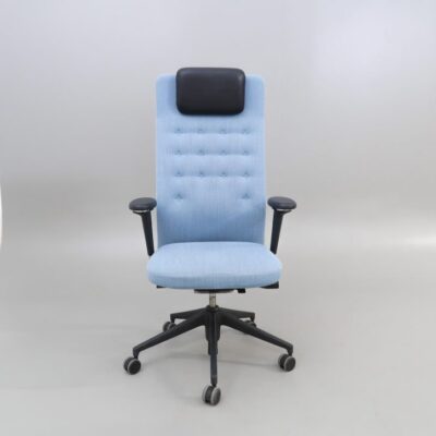 Vitra ID Trim Mėlyna Ergonomiška Kėdė Su Porankiais, Švedija