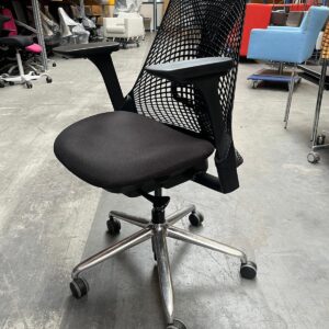 Herman Miller Sayl Juoda Biuro Kėdė Su Porankiais, Švedija