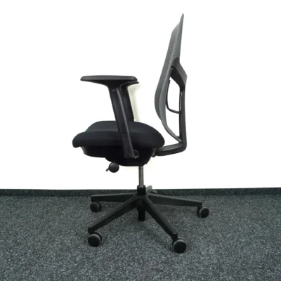 Herman Miller Verus Triflex Juoda Kėdė Su Porankiais, Švedija