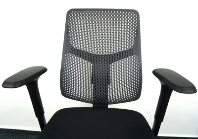 Herman Miller Verus Triflex Juoda Kėdė Su Porankiais, Švedija
