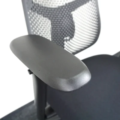 Herman Miller Verus Triflex Juoda Kėdė Su Porankiais, Švedija