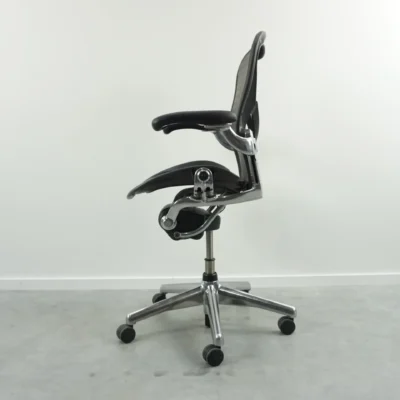 Herman Miller Aeron B Dydžio Grafito Biuro Kėdė Su Chromo Rėmu Ir Porankiais, Vokietija