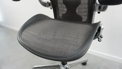 Herman Miller Aeron B Dydžio Grafito Biuro Kėdė Su Chromo Rėmu Ir Porankiais, Vokietija