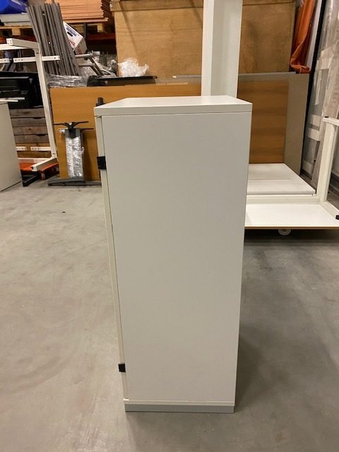 Balta Rakinama Spintelė 116 cm Aukščio, Olandija