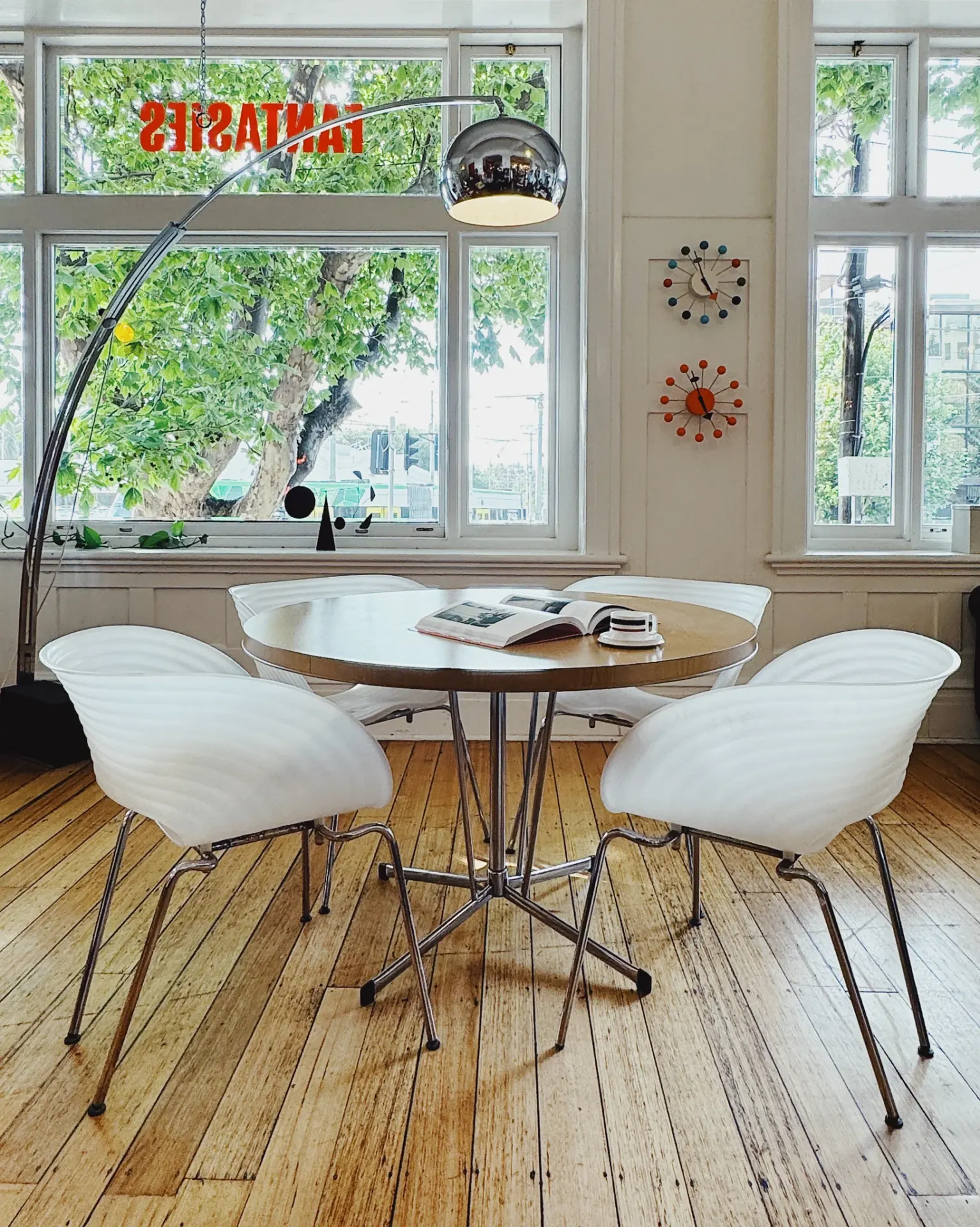 Vitra Eames Tom Vac Balta Kėdė, Šveicarija