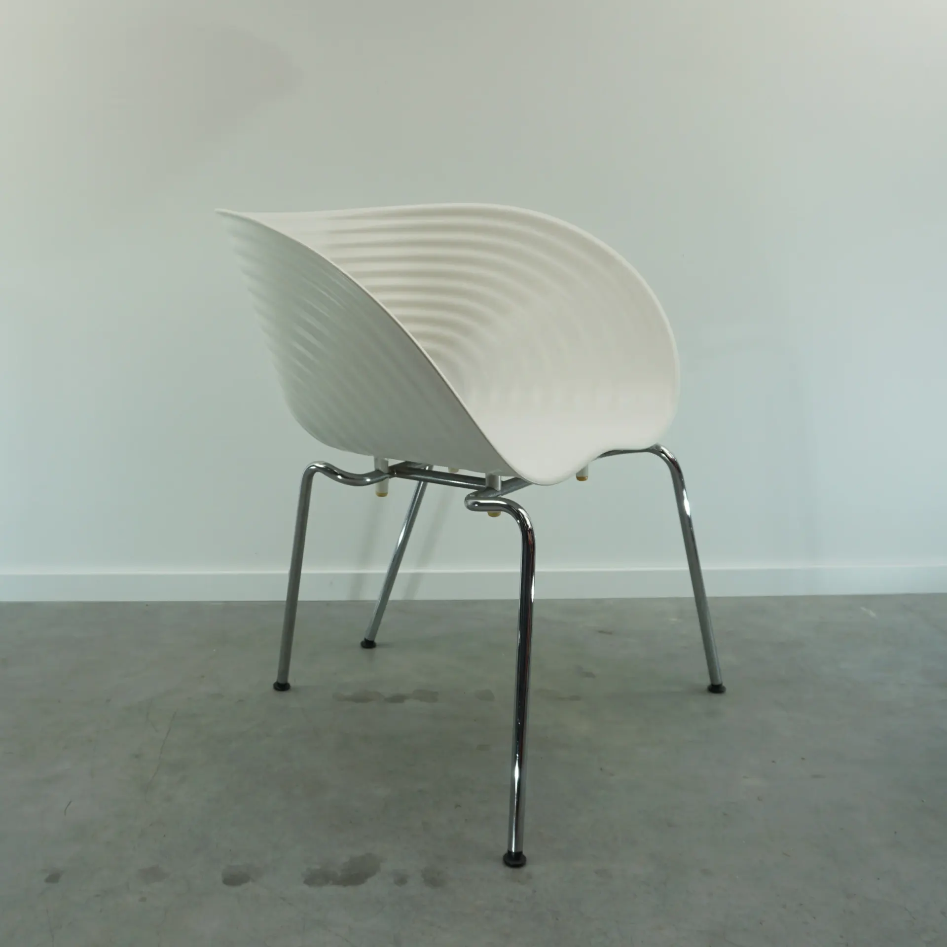 Vitra Eames Tom Vac Balta Kėdė, Šveicarija