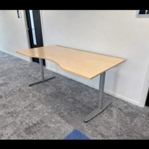 Kinnarps Reguliuojamo Aukščio Stalas Su 180x90 Stalviršiu, Švedija