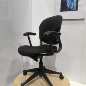 Herman Miller EQUA B Dydžio Juoda Biuro Kėdė Su Guminiais Porankiais, Vokietija