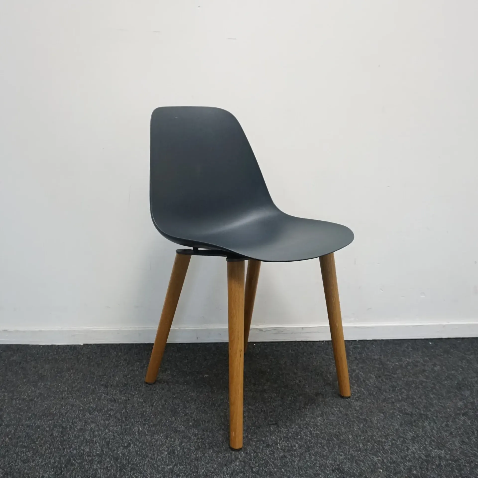 Crassevig Pola Round Antracito Kėdė, Italija