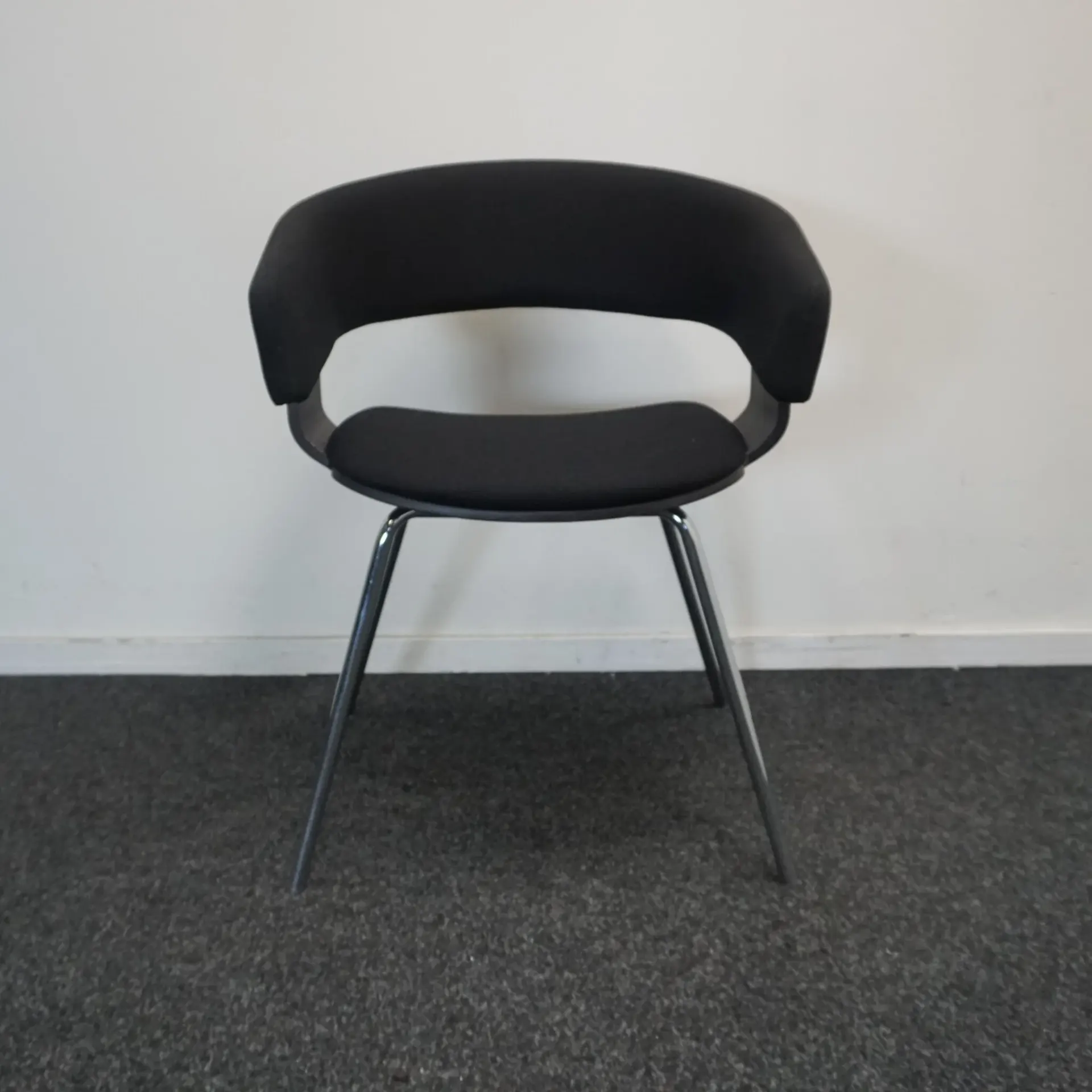 Allermuir A580 Mollie Juoda Dizaino Kėdė, Švedija