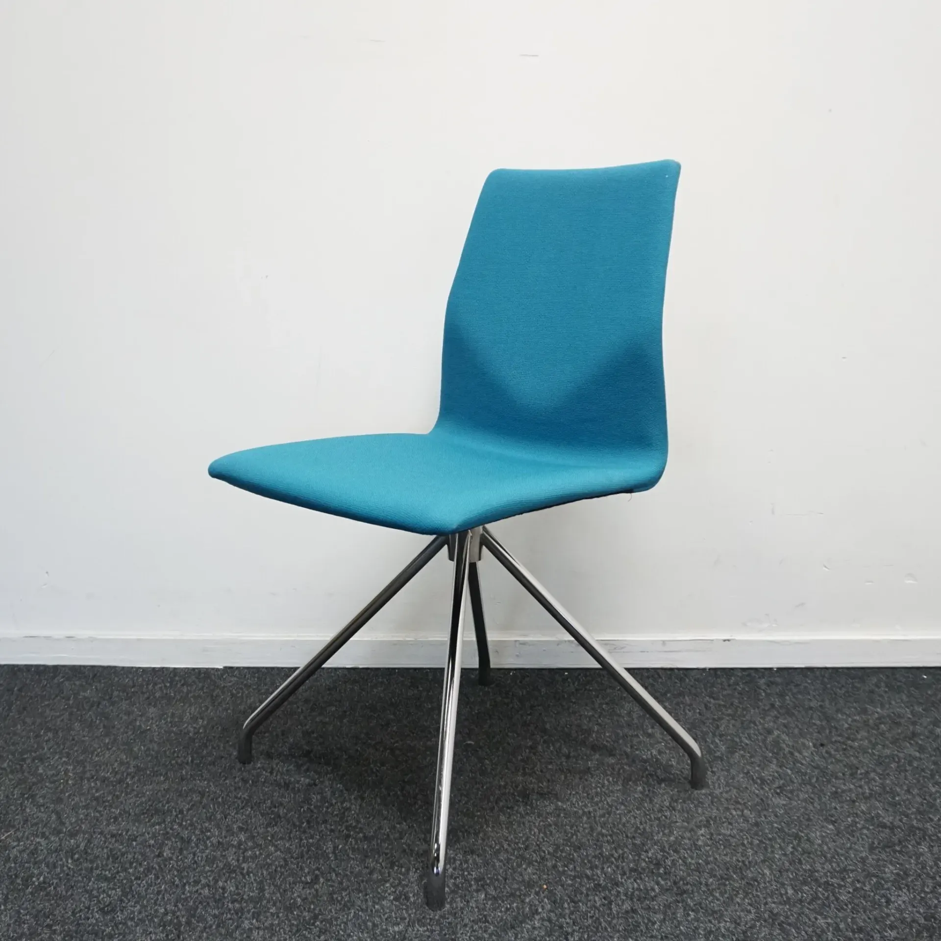 Four Design FourOne Konferencijų Kėdė Su Pasukamu Pagrindu, Švedija