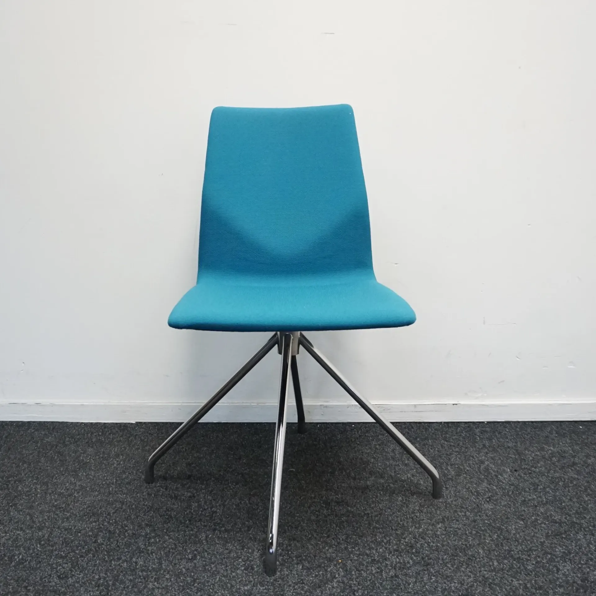 Four Design FourOne Konferencijų Kėdė Su Pasukamu Pagrindu, Švedija