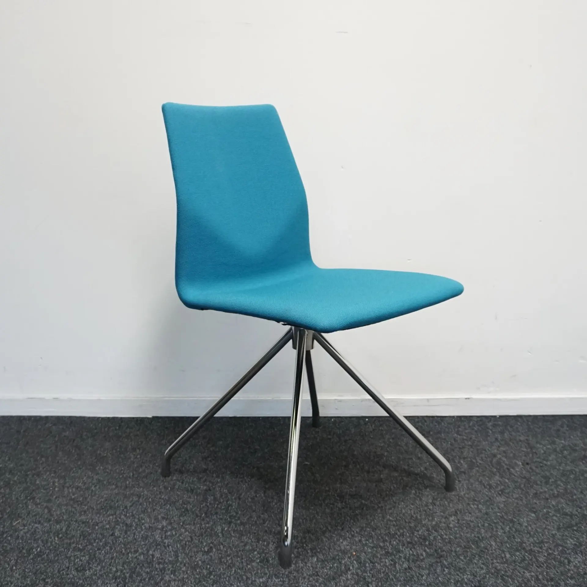 Four Design FourOne Konferencijų Kėdė Su Pasukamu Pagrindu, Švedija