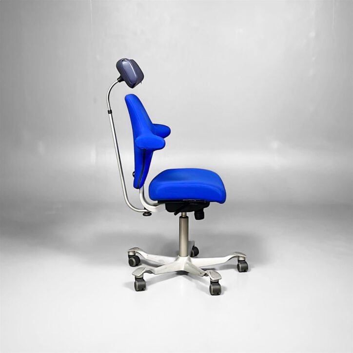 HAG Capisco 8127 Mėlyna Biuro Kėdė Su Galvos Atrama, Švedija