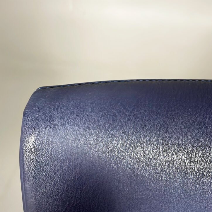 HAG Capisco 8127 Mėlyna Biuro Kėdė Su Galvos Atrama, Švedija