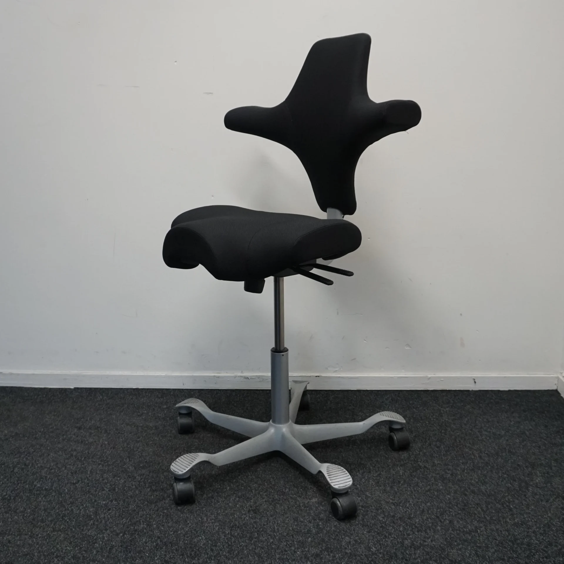 HAG Capisco 8106 Juoda Biuro Kėdė, Švedija