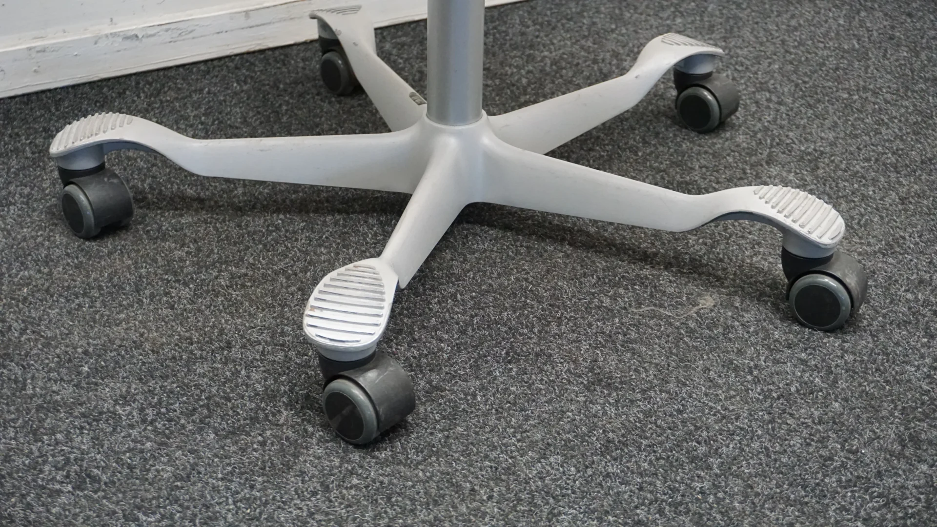 HAG Capisco 8106 Juoda Biuro Kėdė, Švedija