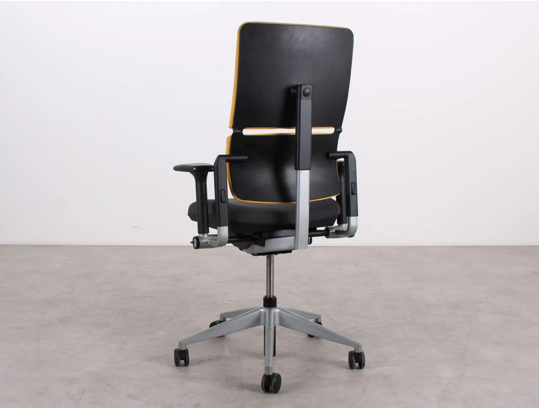 Steelcase Ligne 55 Juoda-Geltana Biuro Kėdė Su 3D Porankiais, Švedija
