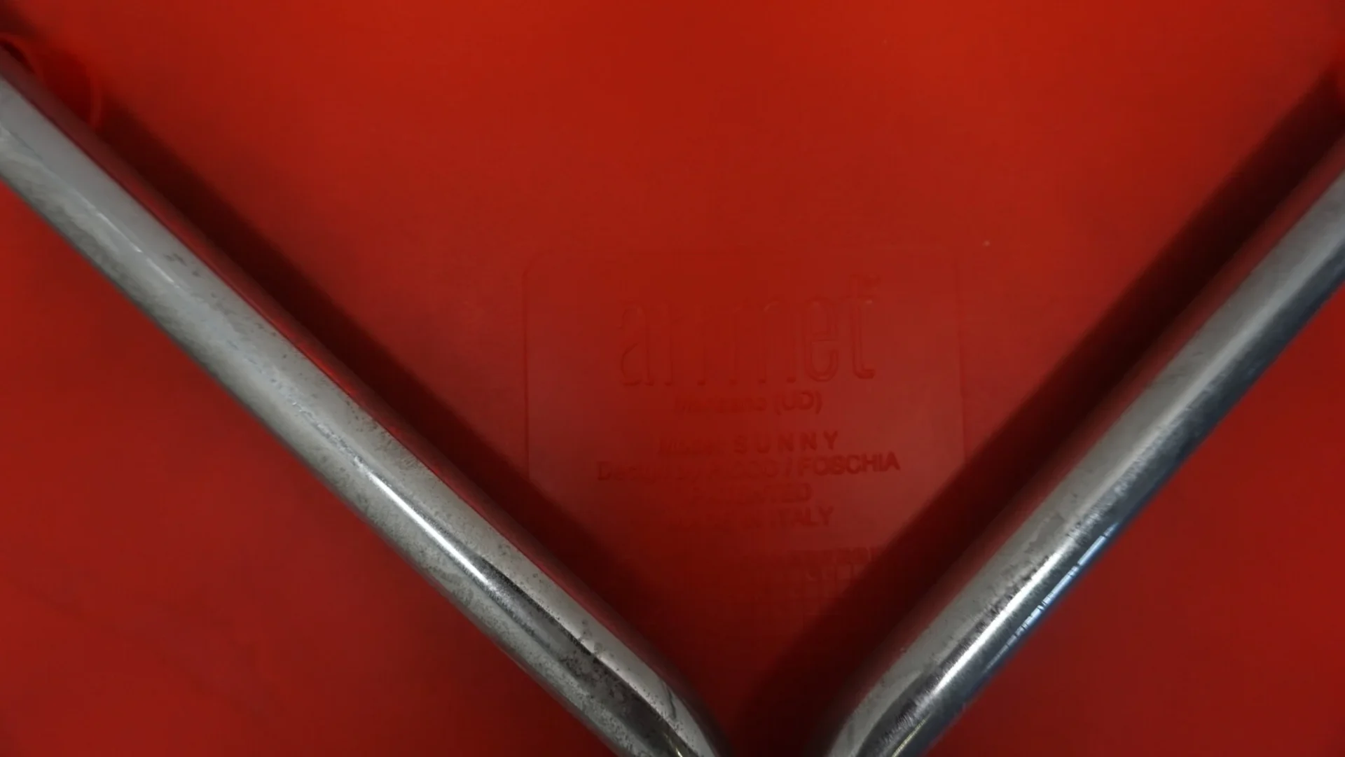 ARRMET SUNNY HO Raudona Kėdė, Švedija