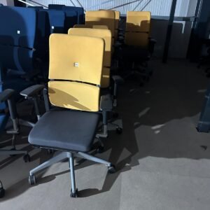 Steelcase Ligne 55 Juoda-Geltana Biuro Kėdė Su 3D Porankiais, Švedija