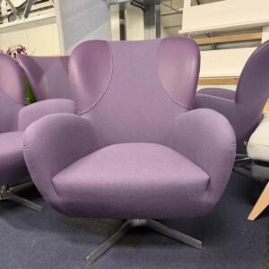 Design Bert Plantagie Violetinis Fotelis, Švedija