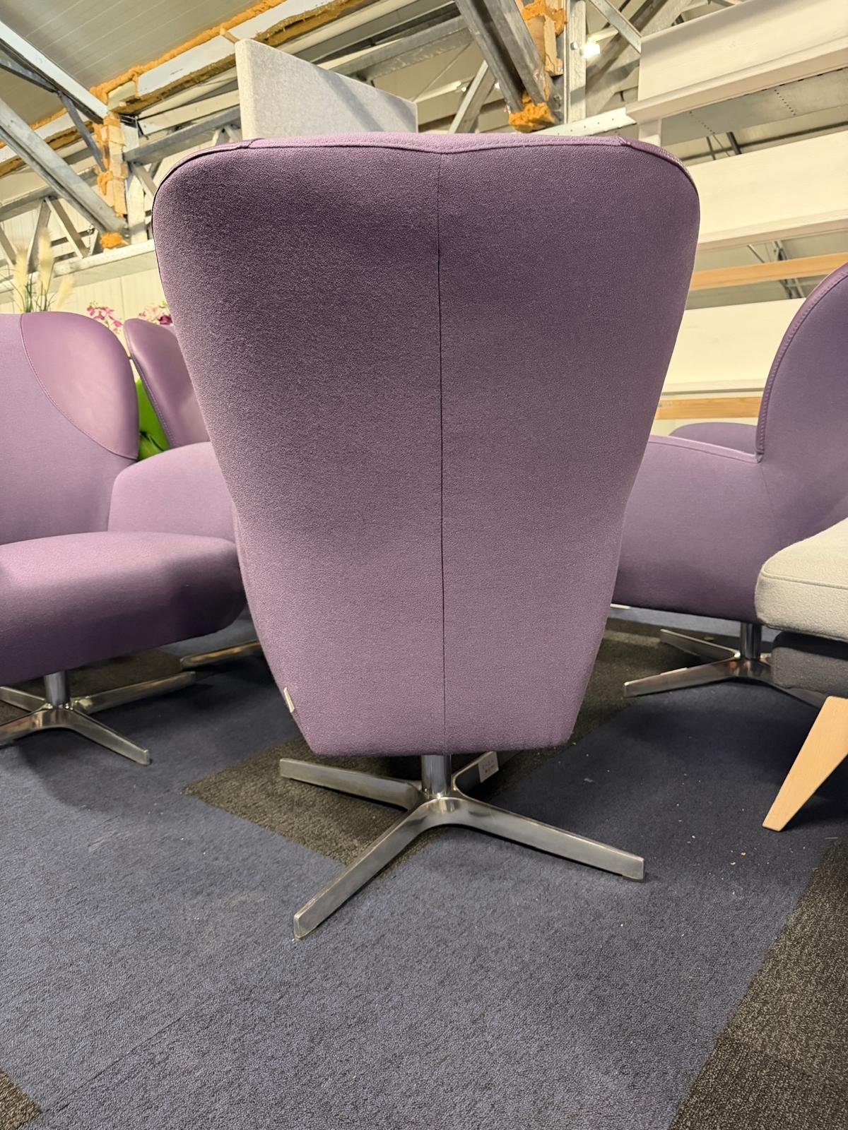 Design Bert Plantagie Violetinis Fotelis, Švedija