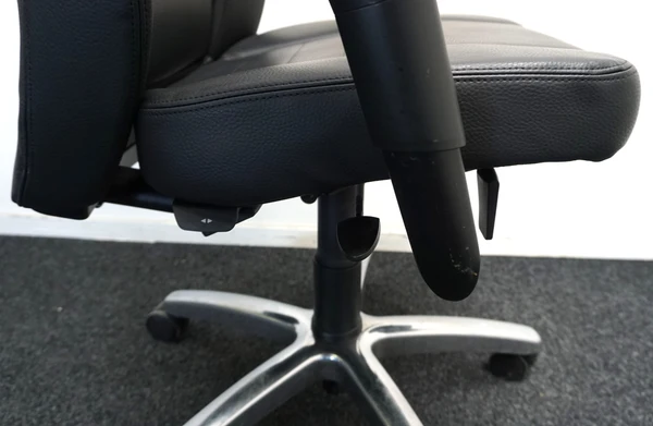 BMA Axia Focus Juoda Odinė Ergonomiška Biuro Kėdė, Švedija