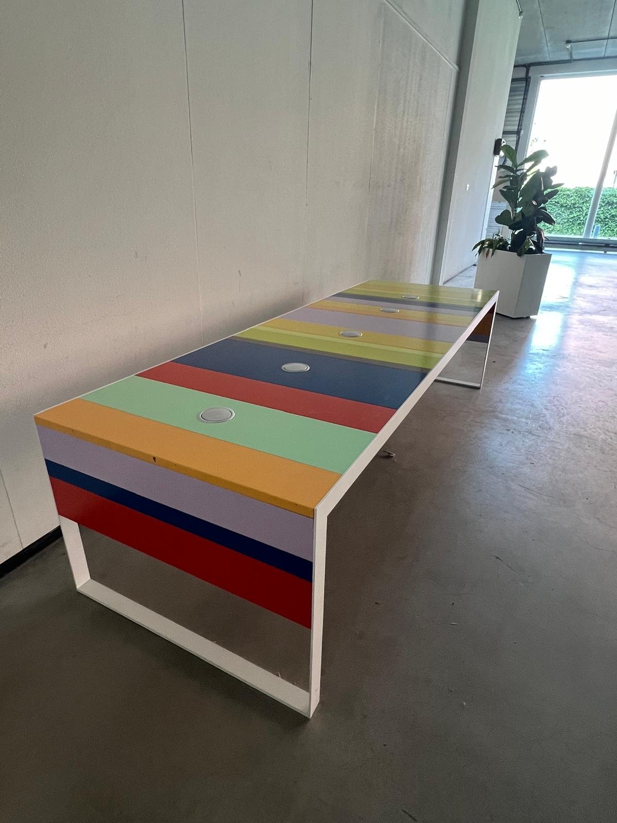 Design Konferencinis Stalas 298x100cm Su Laidų Valdymo Sistema, Švedija