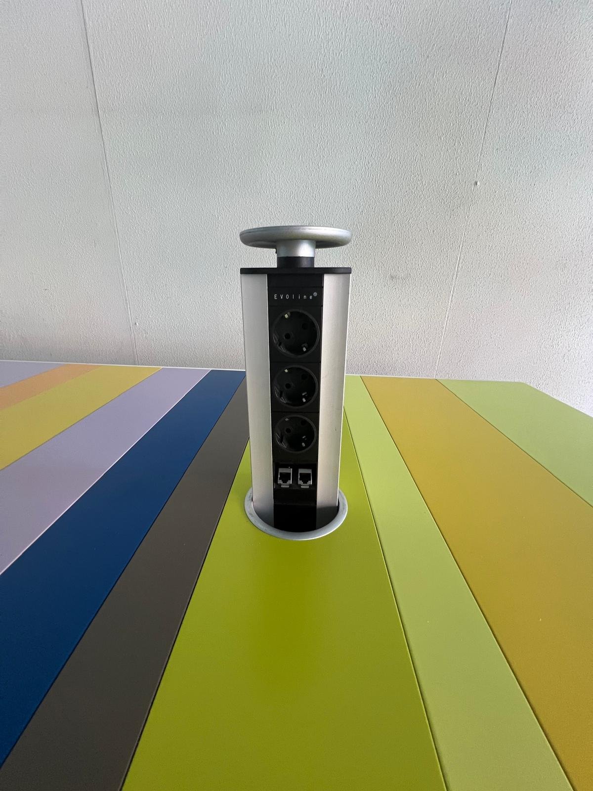 Design Konferencinis Stalas 298x100cm Su Laidų Valdymo Sistema, Švedija