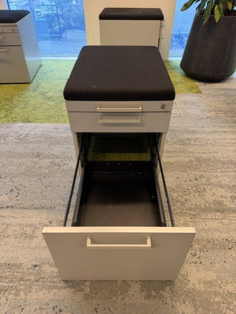 Steelcase Pilkas 3 Stalčių Blokai, Švedija