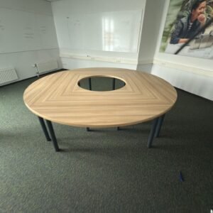 Konferencinis Stalas Ø250cm Su Laidų Valdymo Sistema, Švedija